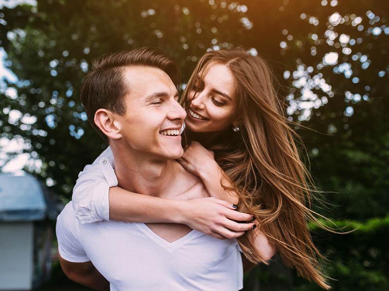 מחפש תכשיט לבת הזוג? תן לנו לעזור לך!