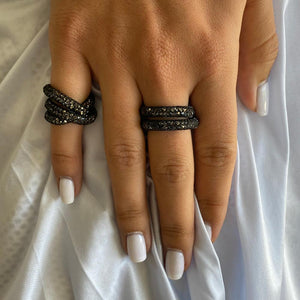 טבעת מנצנצת בשחור - שני ליפופים - סי סמדר אליאסף מעצבת תכשיטים בעבודת יד