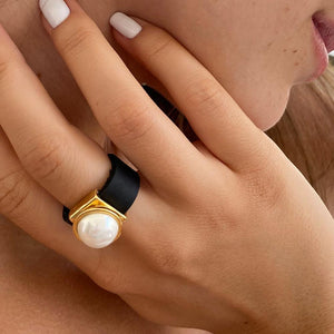 טבעת פנינה מוזהבת - סי סמדר אליאסף מעצבת תכשיטים בעבודת יד