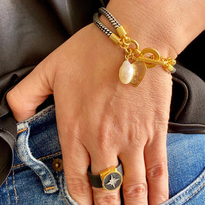 צמיד מדונה לב ופנינה - סי סמדר אליאסף מעצבת תכשיטים בעבודת יד
