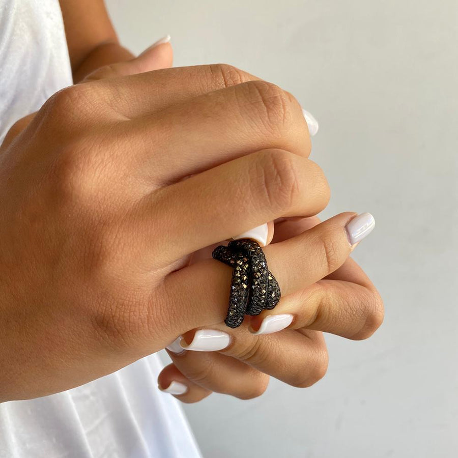 טבעת מנצנצת בשחור -3 ליפופים - סי סמדר אליאסף מעצבת תכשיטים בעבודת יד
