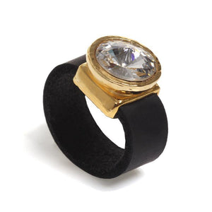 טבעת עור וקריסטל - סי סמדר אליאסף מעצבת תכשיטים בעבודת יד