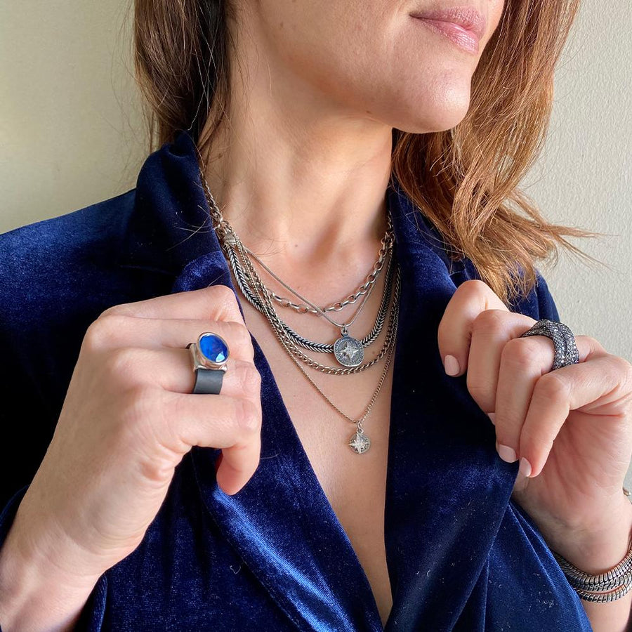 טבעת אובל כחול עמוק מוכספת - סי סמדר אליאסף מעצבת תכשיטים בעבודת יד
