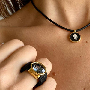 טבעת עור ורשת - היהלום השחור - סי סמדר אליאסף מעצבת תכשיטים בעבודת יד