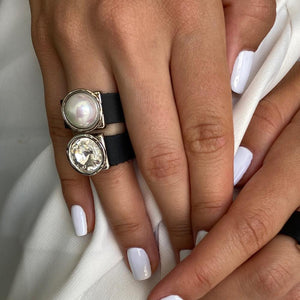 טבעת עור וקריסטל שקוף - סי סמדר אליאסף מעצבת תכשיטים בעבודת יד
