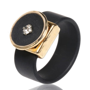 טבעת עור זהובה עם נקודת קריסטל - סי סמדר אליאסף מעצבת תכשיטים בעבודת יד