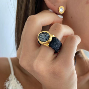 טבעת עור ורשת - היהלום השחור - סי סמדר אליאסף מעצבת תכשיטים בעבודת יד